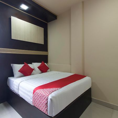 โอโย 90143 นิช วัลเลย์ โฮเต็ล Hotel กัวลาลัมเปอร์ ภายนอก รูปภาพ