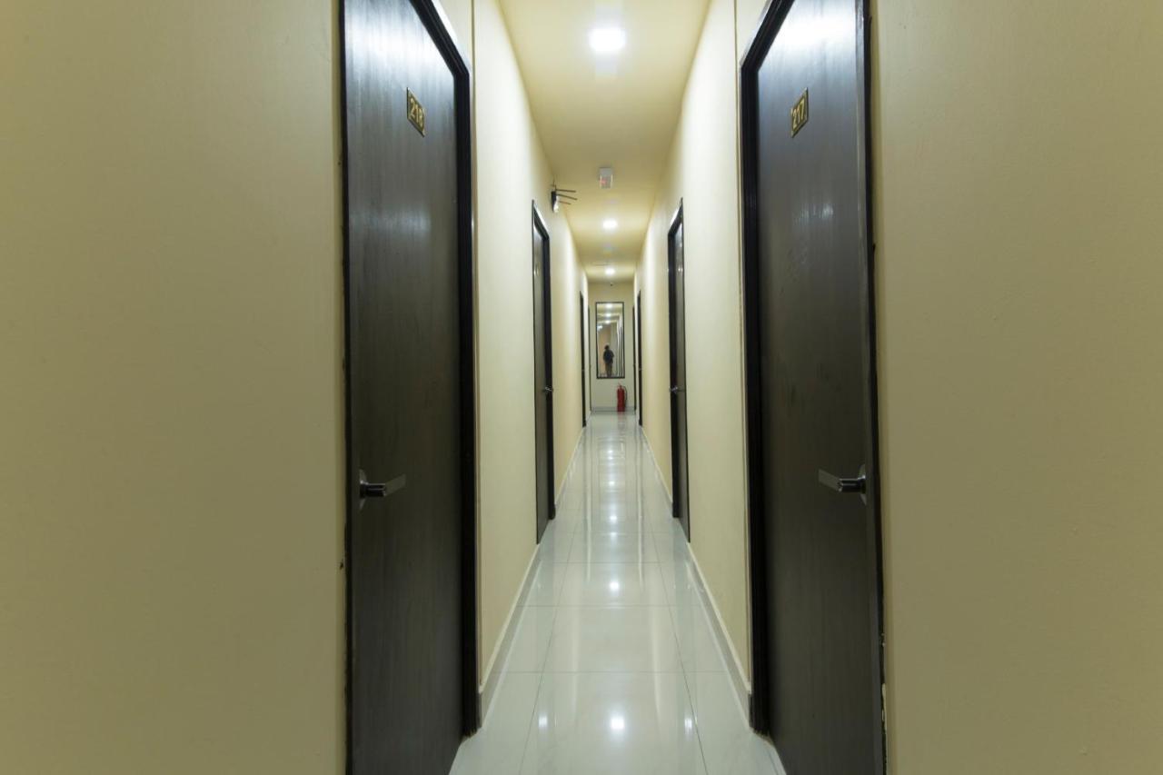 โอโย 90143 นิช วัลเลย์ โฮเต็ล Hotel กัวลาลัมเปอร์ ภายนอก รูปภาพ