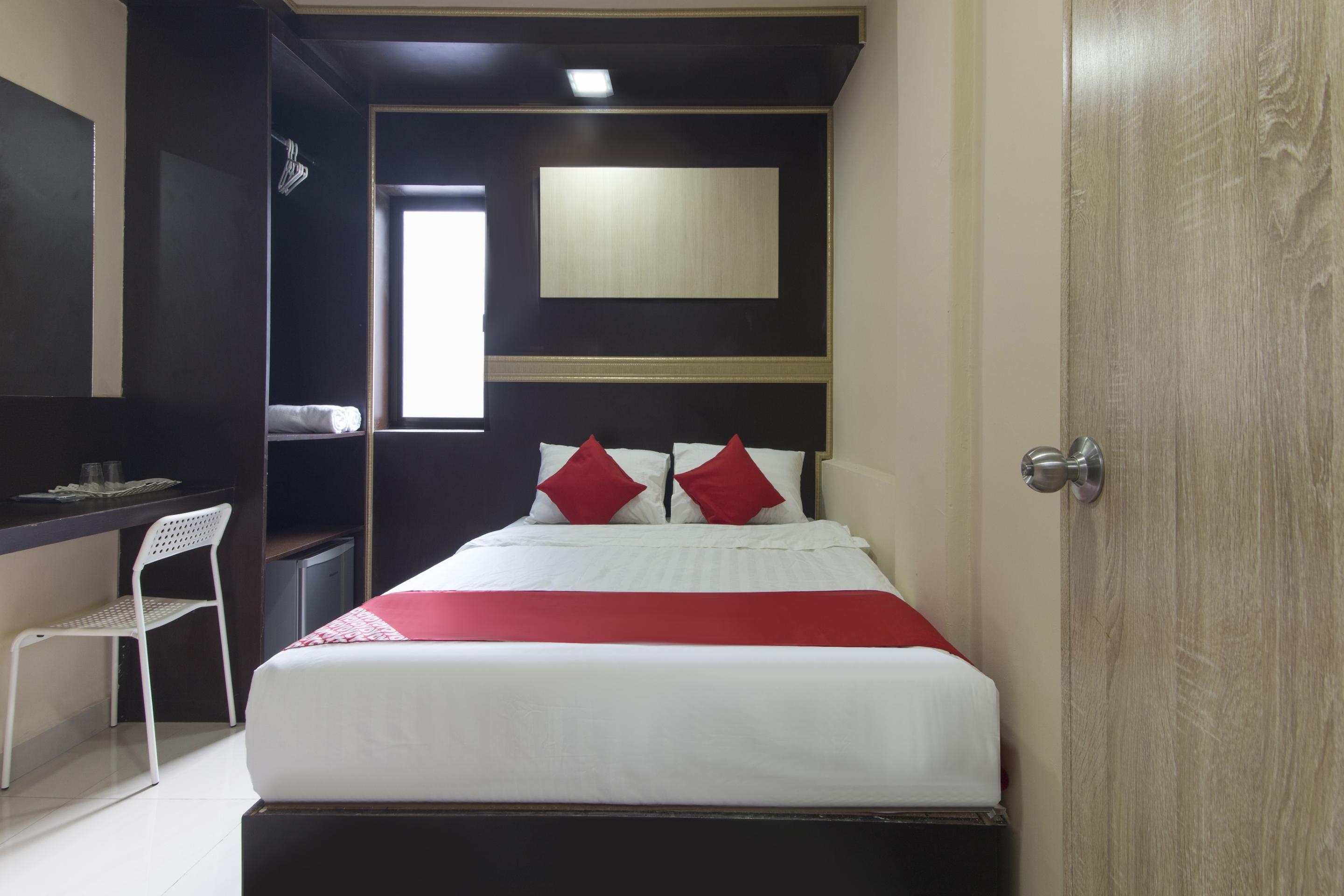 โอโย 90143 นิช วัลเลย์ โฮเต็ล Hotel กัวลาลัมเปอร์ ภายนอก รูปภาพ