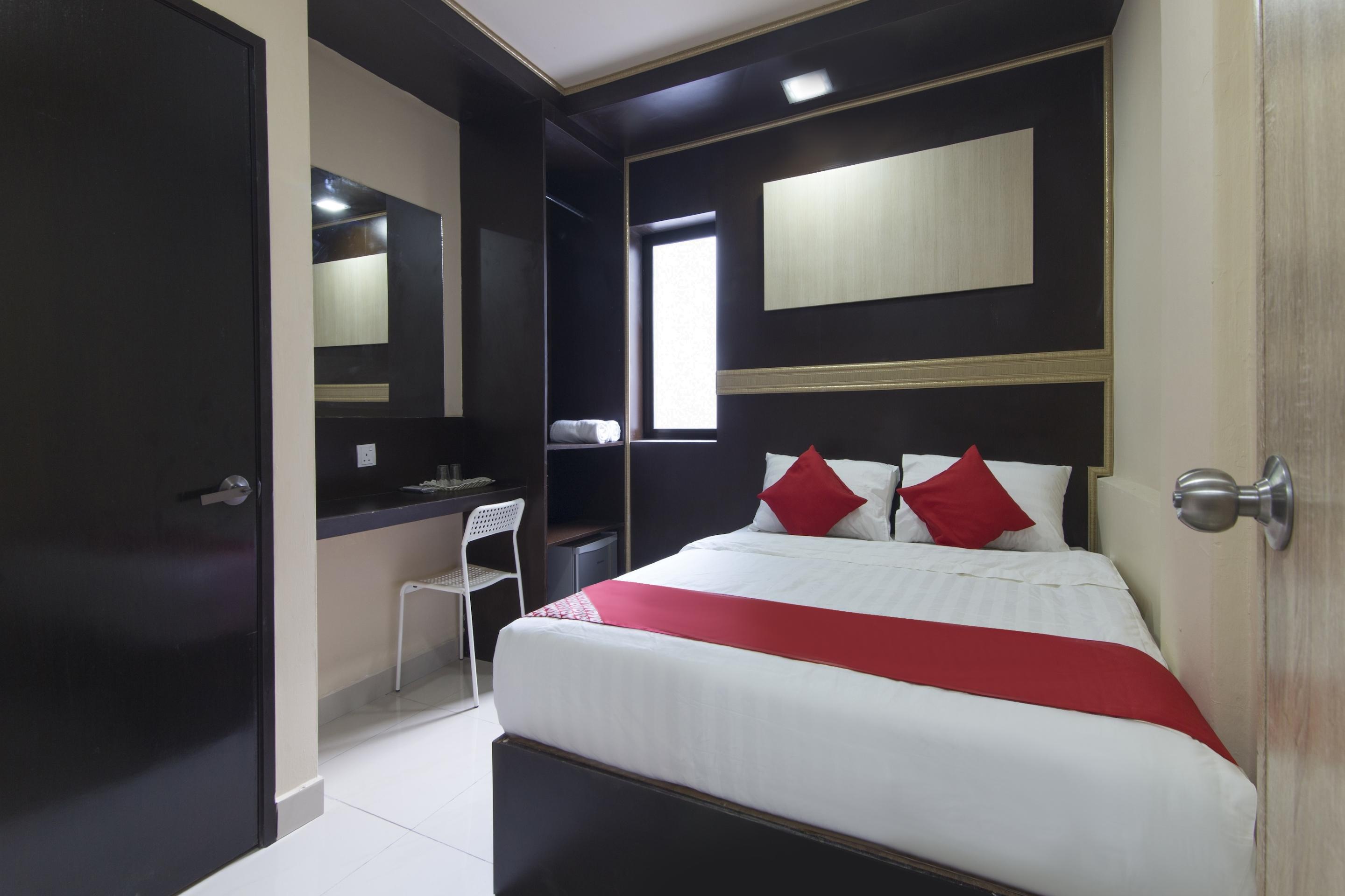 โอโย 90143 นิช วัลเลย์ โฮเต็ล Hotel กัวลาลัมเปอร์ ภายนอก รูปภาพ